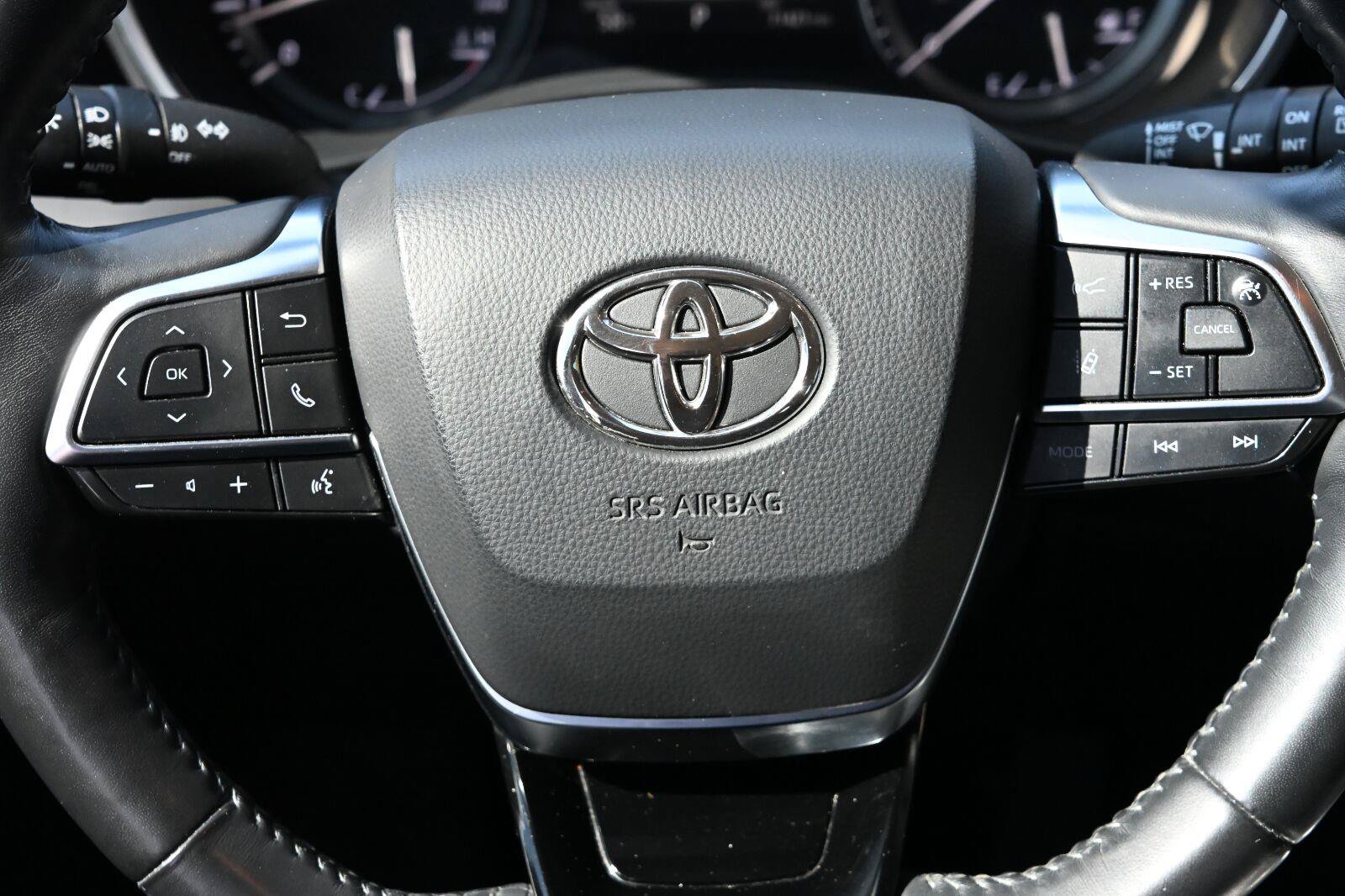 Used 2020 Toyota Highlander Limited AWD/4WD image 23