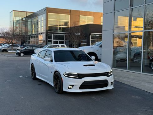 Used 2016 Dodge Charger SRT w/ Harman/Kardon Audio Group image 21