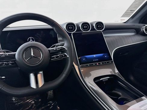 Used 2026 Mercedes-Benz GLC 300 4MATIC image 32
