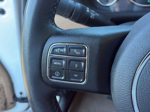 Used 2016 Jeep Wrangler Unlimited Sahara w/ Connectivity Group AWD/4WD image 16