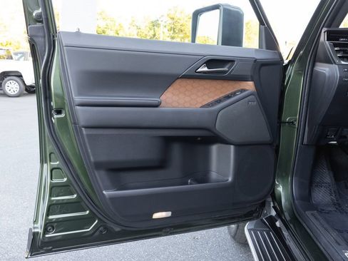 Used 2025 Lexus GX 550 w/ Accessory Package (2T) AWD/4WD image 14