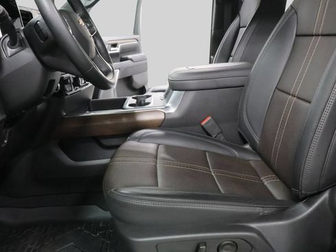 Used 2025 Chevrolet Silverado 2500 High Country w/ Technology Package AWD/4WD image 23