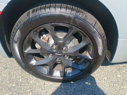 Used 2023 Chrysler Pacifica Touring-L w/ S Appearance Package AWD/4WD image 11