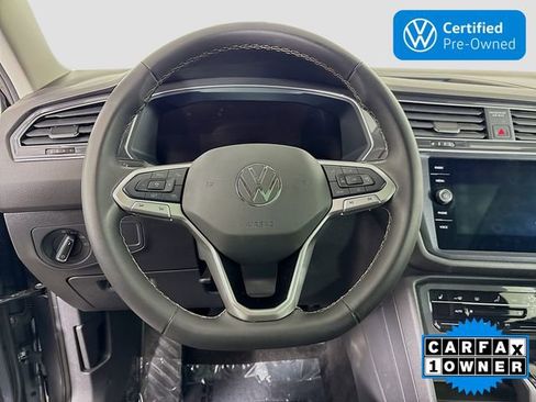 Used 2024 Volkswagen Tiguan SE image 12