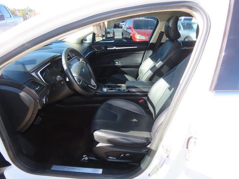 Used 2019 Ford Fusion Titanium image 25