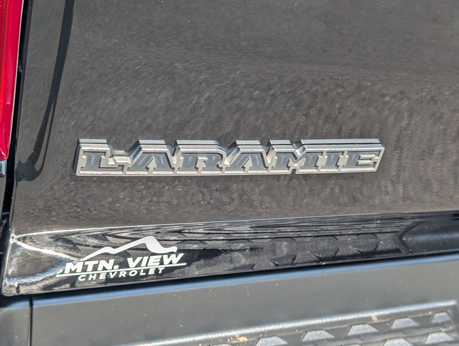 Used 2024 RAM 1500 Laramie AWD/4WD image 5