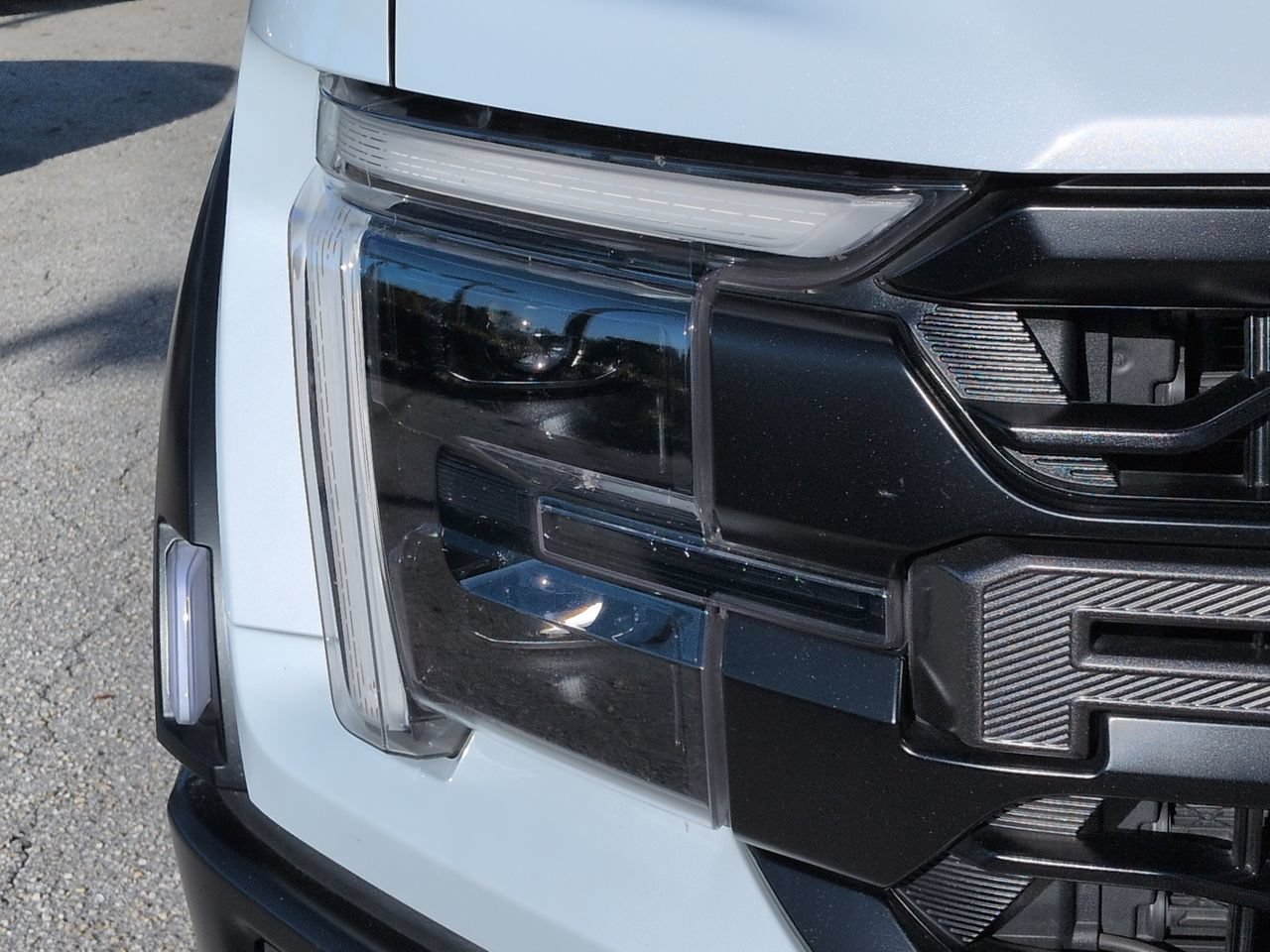 Used 2025 Ford F150 Raptor AWD/4WD image 10