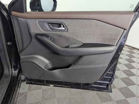 Used 2023 Nissan Rogue SV image 33