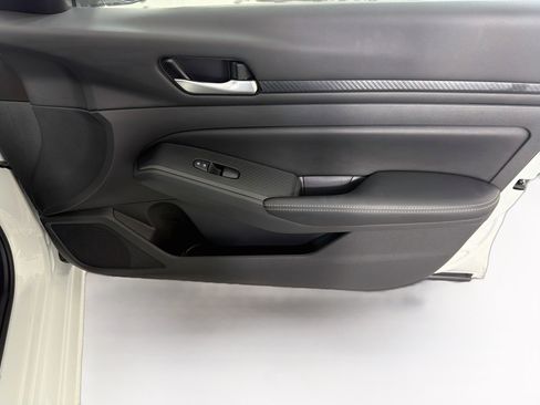 Used 2024 Nissan Altima 2.5 SV FWD image 29