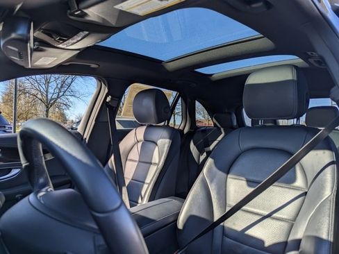 Used 2017 Mercedes-Benz GLC 300 4MATIC image 25