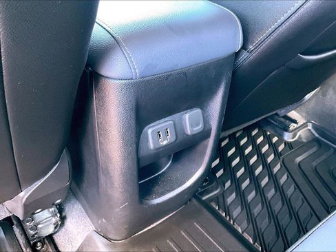 Used 2020 Chevrolet Colorado Z71 AWD/4WD image 33