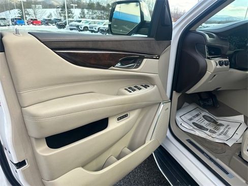Used 2016 Cadillac Escalade Premium image 12