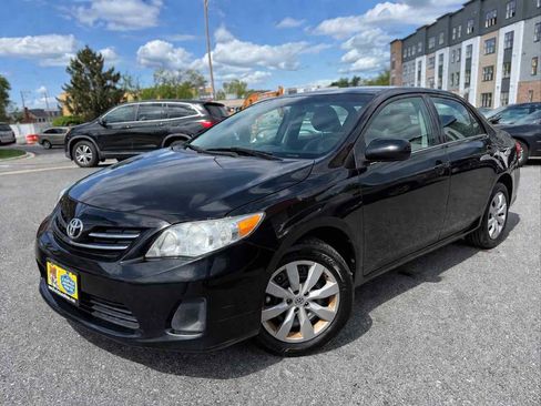 Used 2013 Toyota Corolla LE image 3