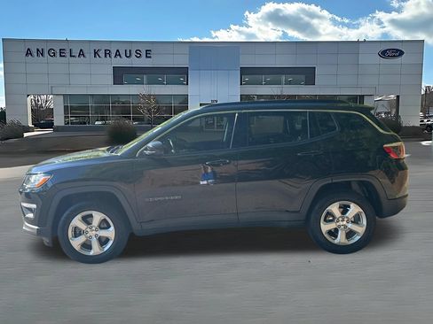 Used 2018 Jeep Compass Latitude w/ Cold Weather Group AWD/4WD image 4