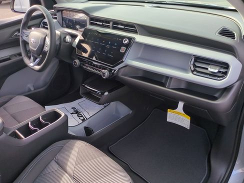 New 2027 Chevrolet Bolt LT w/ Comfort Package FWD image 27