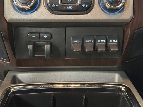 Used 2014 Ford F250 Lariat w/ Chrome Package image 36