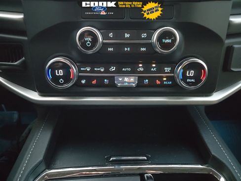 Used 2023 Ford Expedition XLT image 9