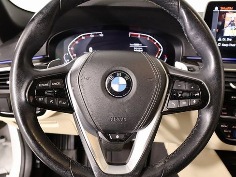 Used 2023 BMW 530i xDrive w/ Convenience Package image 4