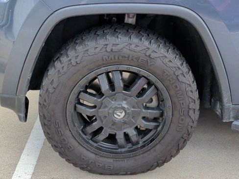 Used 2021 Jeep Grand Cherokee Trailhawk w/ Trailhawk Luxury Group AWD/4WD image 12