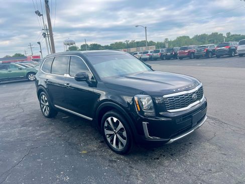 Used 2021 Kia Telluride S AWD/4WD image 3