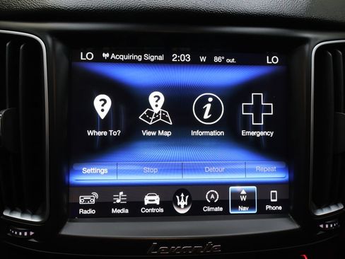 Used 2018 Maserati Levante AWD/4WD image 23