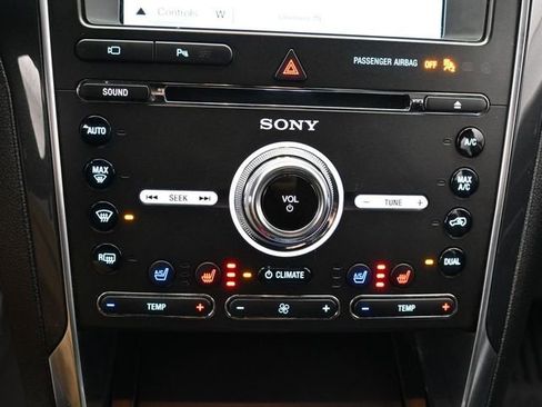 Used 2018 Ford Explorer Limited w/ Class II Trailer Tow Package image 21