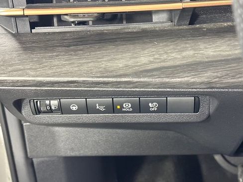 Used 2023 Nissan Ariya AWD image 19