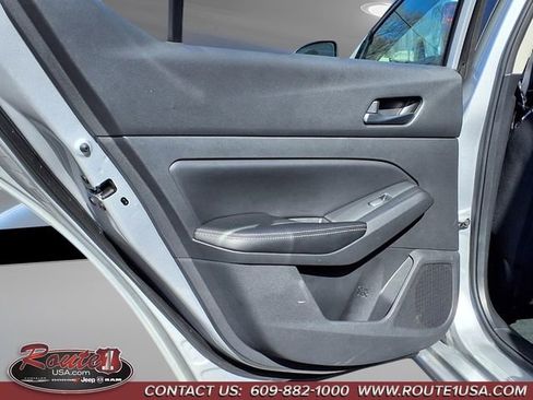 Used 2024 Nissan Altima 2.5 SV image 24