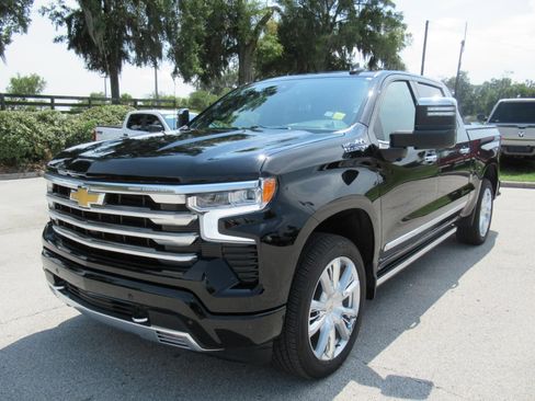 Used 2026 Chevrolet Silverado 1500 High Country w/ High Country Premium Package AWD/4WD image 3