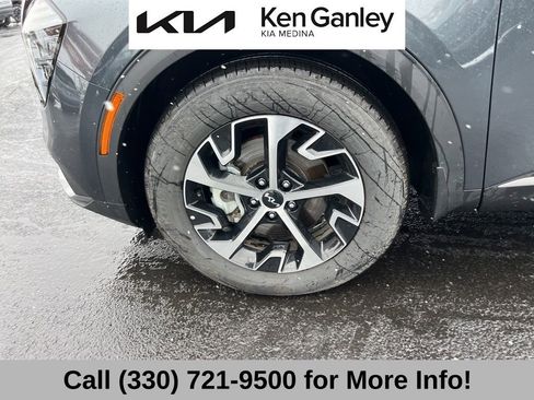 Used 2025 Kia Sportage EX image 17