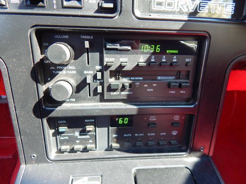 Used 1988 Chevrolet Corvette Convertible RWD image 23
