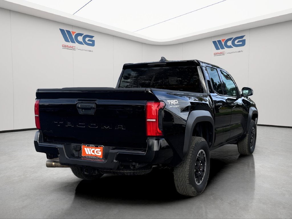 Used 2025 Toyota Tacoma TRD Off-Road AWD/4WD image 3