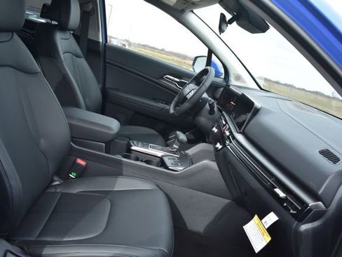 New 2026 Kia Sportage EX w/ EX Panorama Roof Package FWD image 13