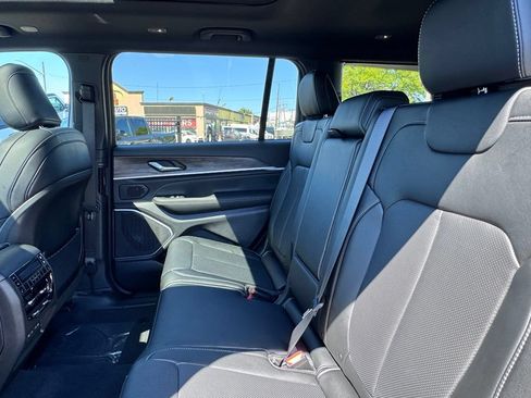 New 2027 Jeep Grand Cherokee L Limited AWD/4WD image 17