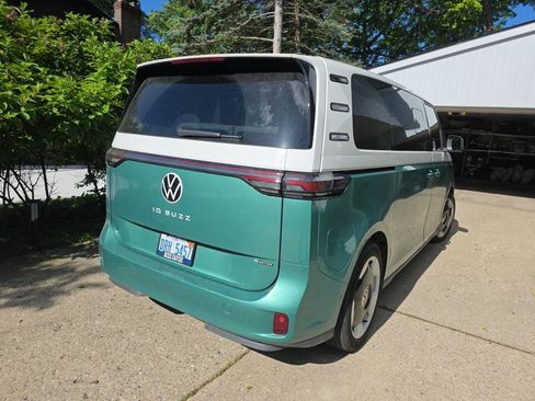 Used 2025 Volkswagen ID. Buzz 1st Edition AWD/4WD image 3