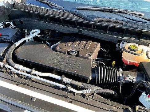 Used 2023 Chevrolet Silverado 1500 Custom AWD/4WD image 31