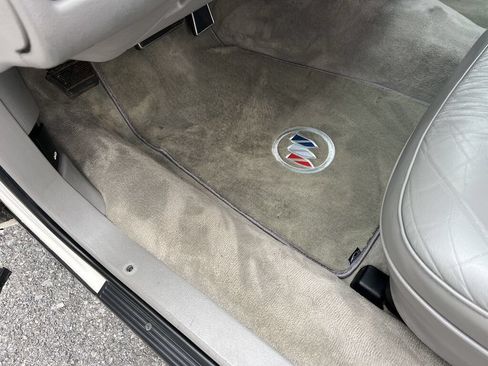 Used 1992 Buick Roadmaster Sedan RWD image 33