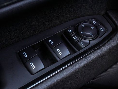 Used 2024 GMC Sierra 2500 AT4 w/ Technology Package image 9