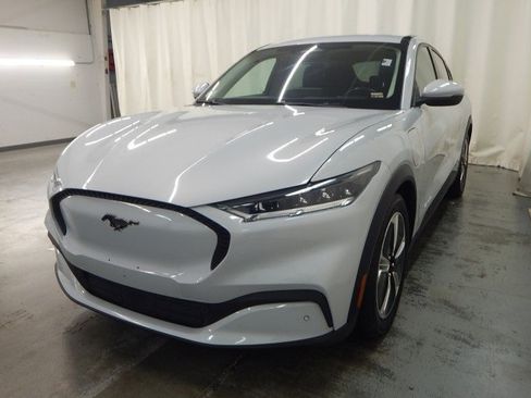 Used 2022 Ford Mustang Mach-E Select image 8