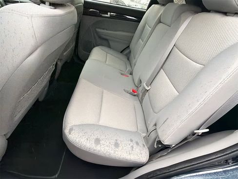 Used 2013 Kia Sorento LX w/ Value Pkg image 17