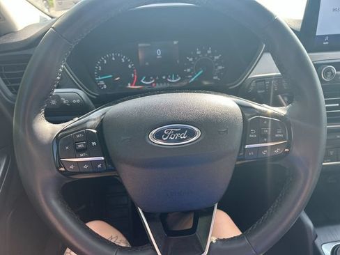 Used 2022 Ford Escape SE w/ Cold Weather Package AWD/4WD image 28