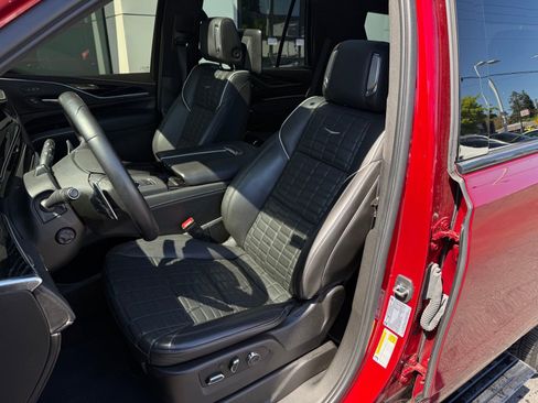 Used 2023 Cadillac Escalade V AWD/4WD image 4