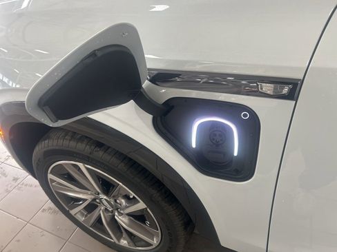 Used 2026 Cadillac Vistiq Sport w/ LPO, Floor Liner Package image 22