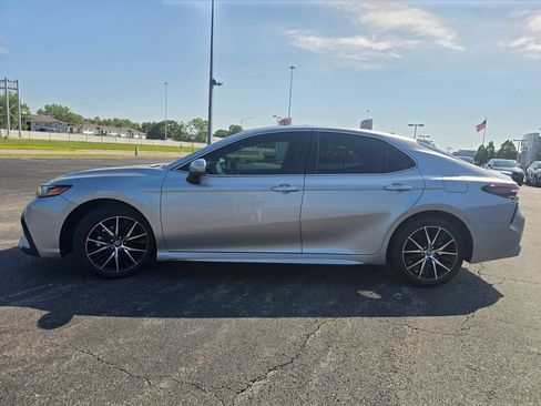 Certified 2022 Toyota Camry SE FWD image 12