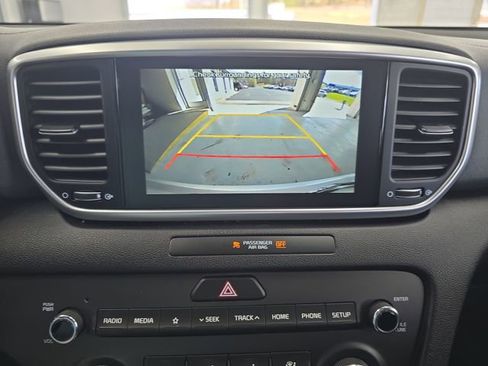 Used 2021 Kia Sportage LX image 16