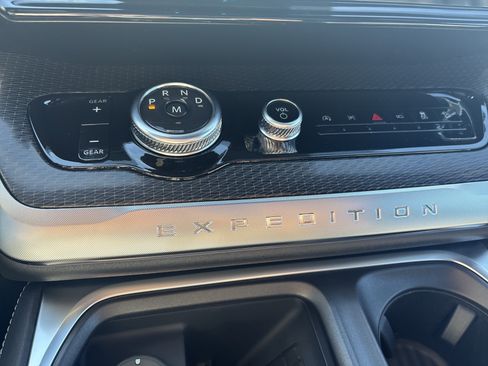 New 2025 Ford Expedition Max Platinum w/ Stealth Performance Package image 25