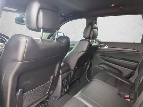 Used 2019 Jeep Grand Cherokee Altitude RWD image 15