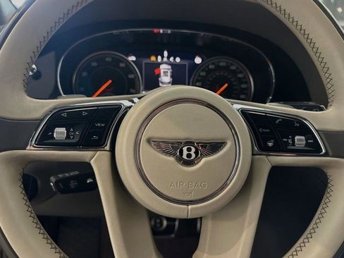 Used 2018 Bentley Bentayga image 22