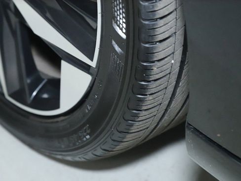 Used 2023 Hyundai Elantra Limited w/ Cargo Package image 38