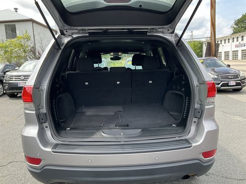 Used 2018 Jeep Grand Cherokee Laredo AWD/4WD image 12